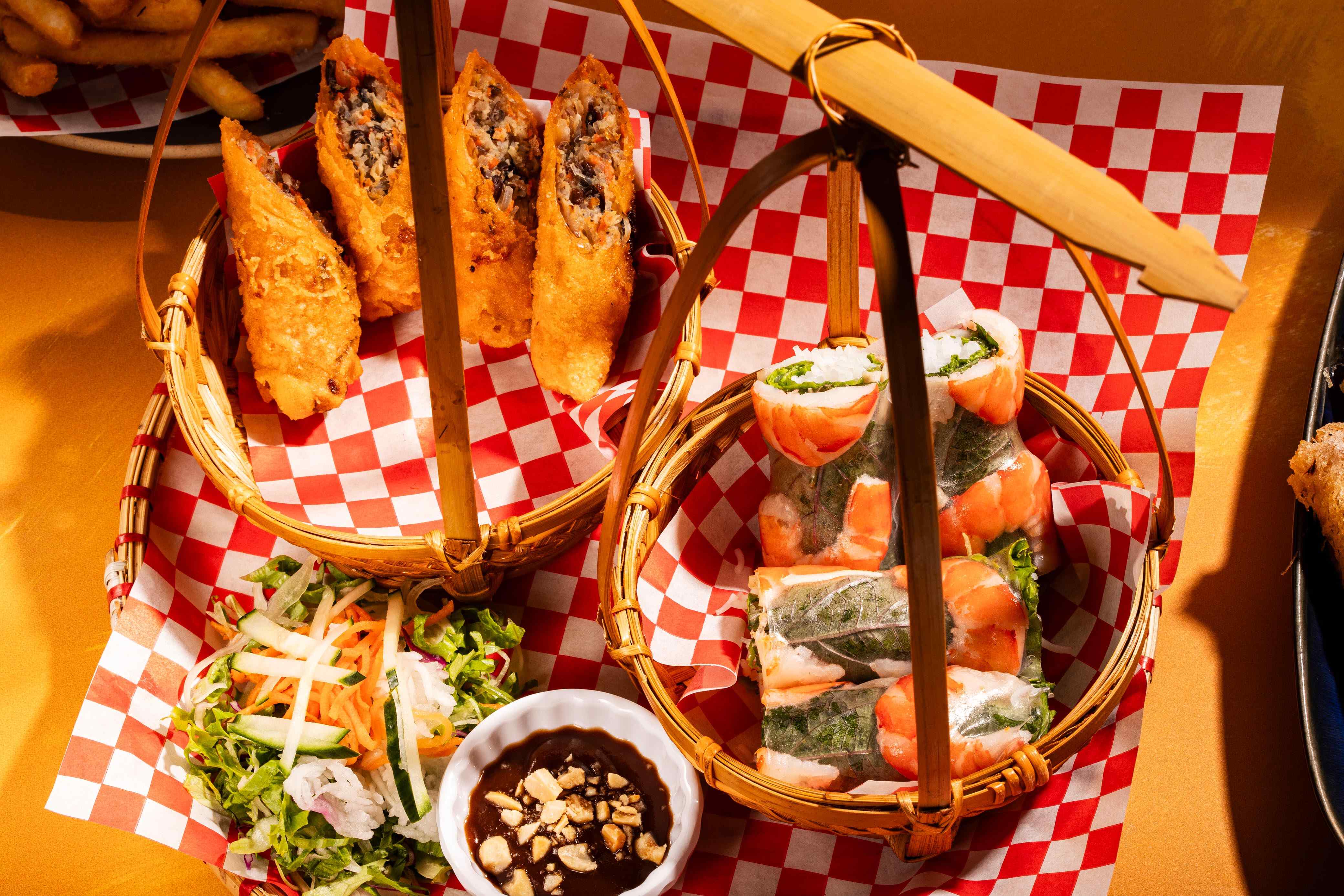 Combo chả giò & gỏi cuốn - Combo spring rolls & fresh rolls